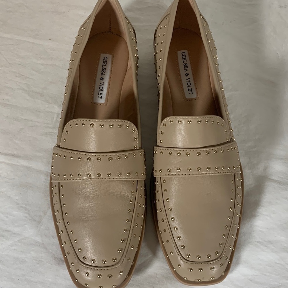 NIB Chelsea & Violet Lisle Studded Leather Loafer Flats, 8